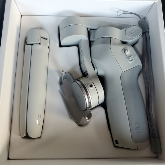 NIB! DJI OM 4 SMARTPHONE STABILIZER - Picture 5 of 5